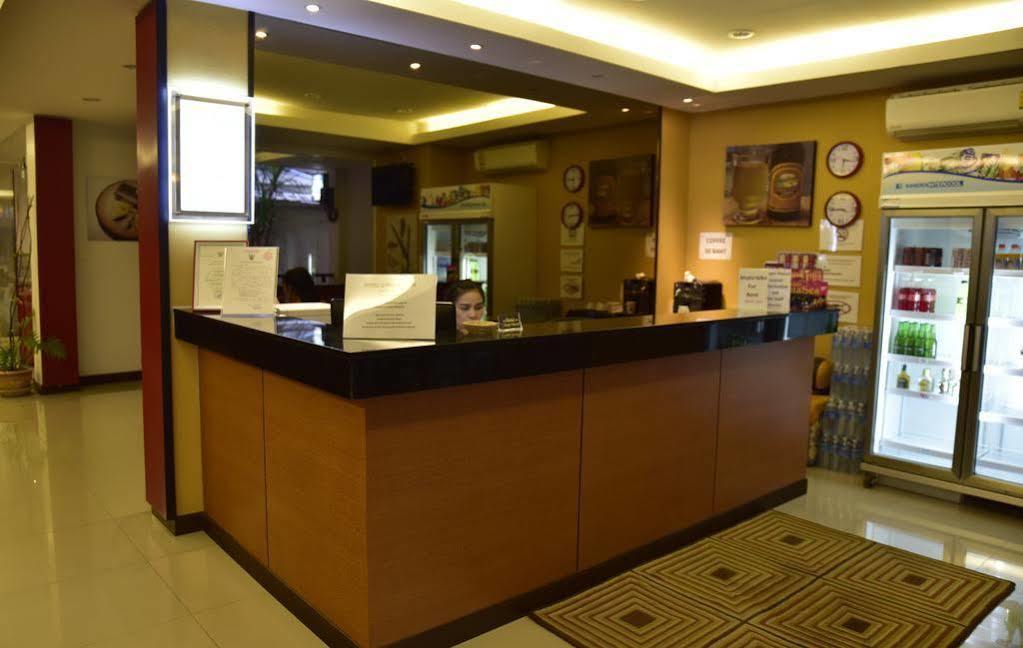 Hotel OYO 373 Mc Ginger House Patong Exterior foto